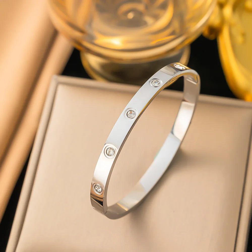 Round Cubic Zirconia Bracelets