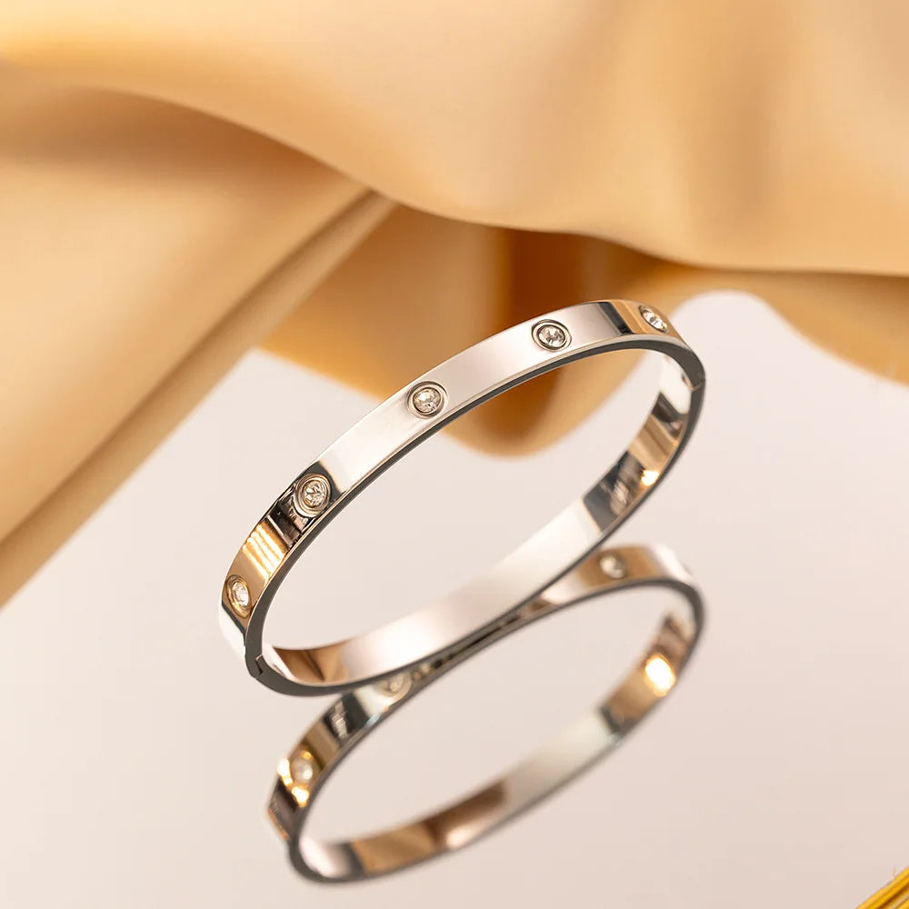 Round Cubic Zirconia Bracelets