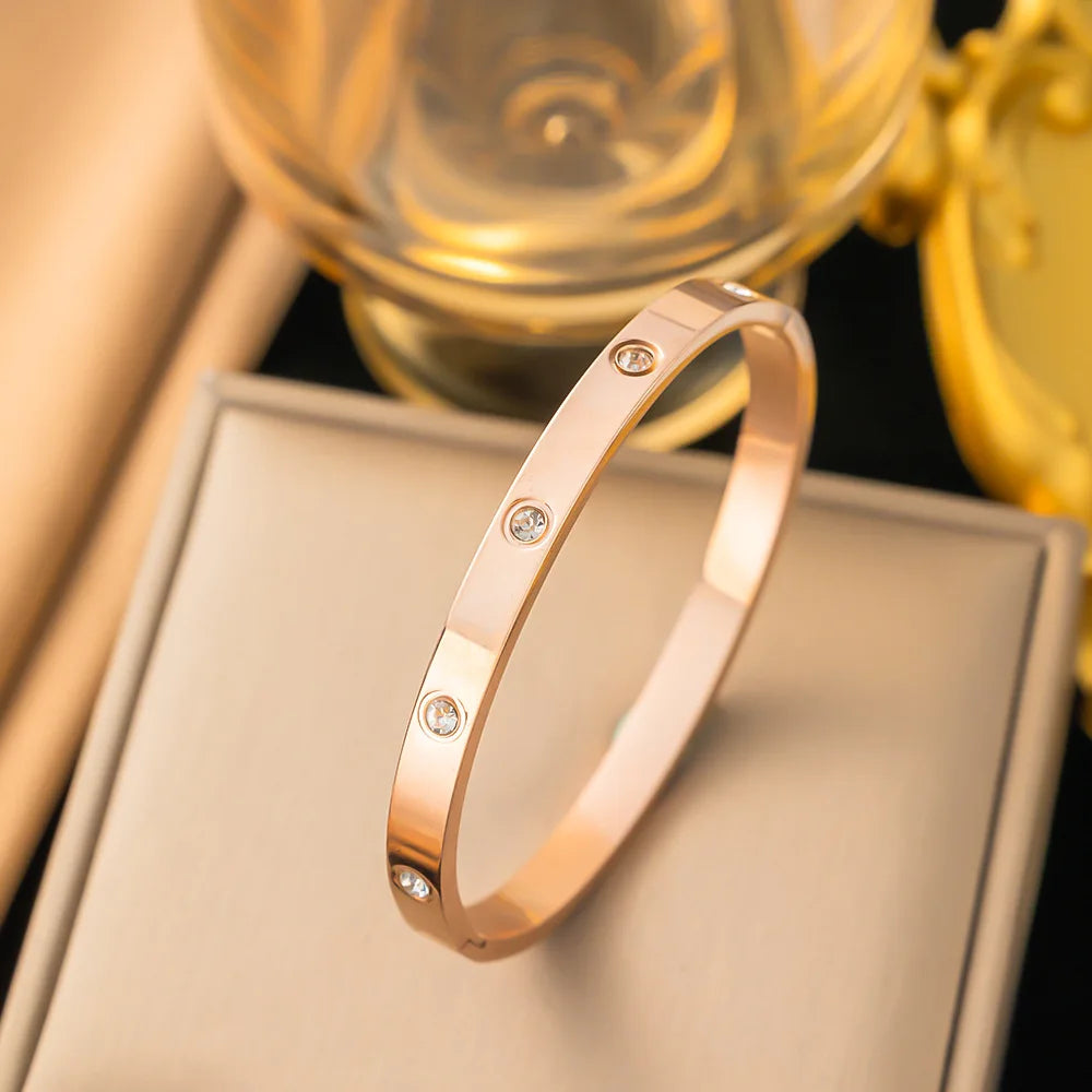 Round Cubic Zirconia Bracelets