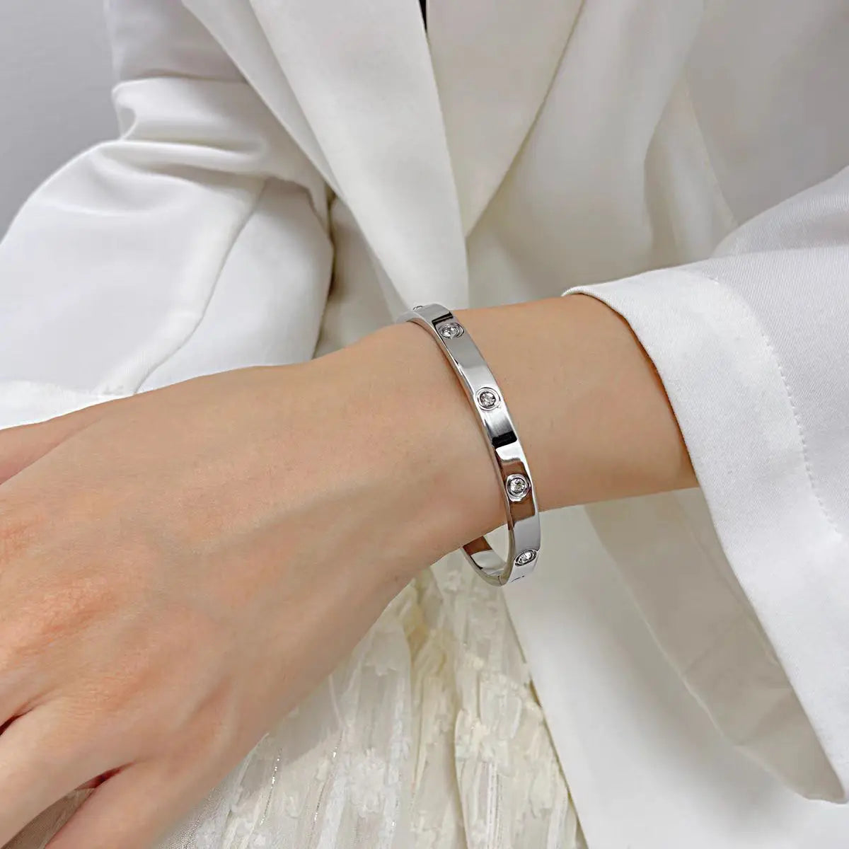 Round Cubic Zirconia Bracelets